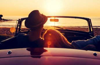 Семейство наема автомобил за уикенда